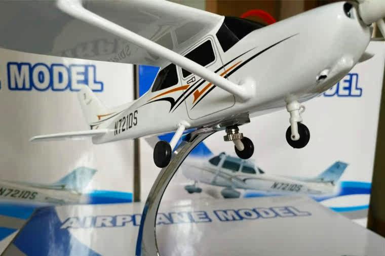 Игрушка 塞斯纳172 cessna172 原型机 飞机模型树脂合金机模 航校飞行学员 Diy