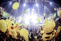 People wear Pikachu Air model doll clothes parade laser Pikachu clothing bar inflatable interactive props