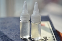 (Law and guqin study) guqin silk string to use string glue Bletilla striata fish maw glue Sixian fluff removal wound conservation