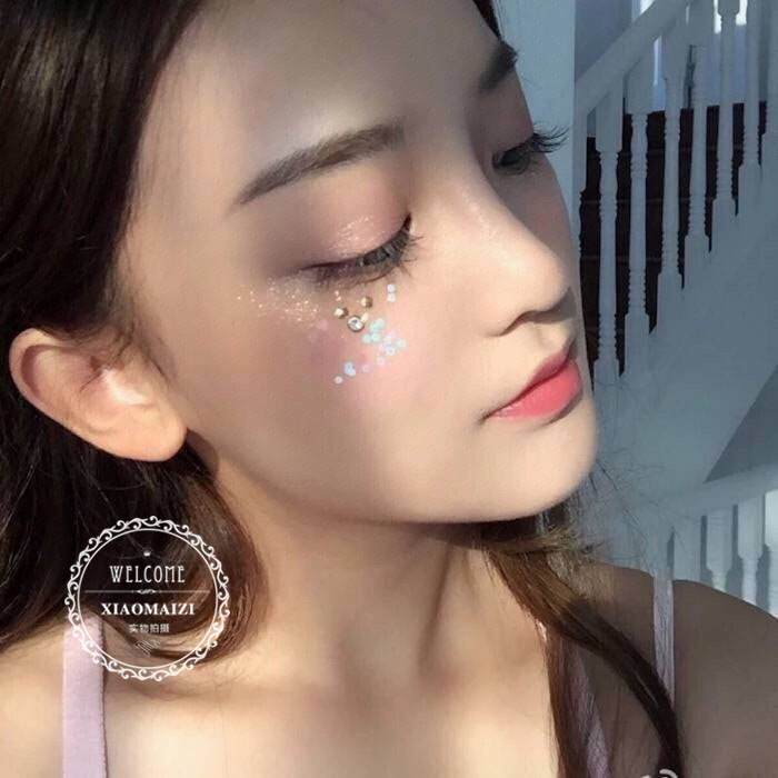 林小宅日系妆原宿软妹少女亮片美妆舞台拍照眼妆五角星爱心闪粉贴_7折