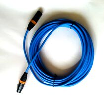 The pole picking microphone was recorded at the same time. The audio line of the microphone line was 10 meters.