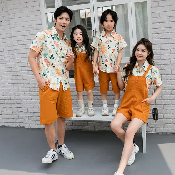 Retro Hong Kong style parent-child dress mother-daughter overalls 2025 new three-child mother-child street floral shirt set
Retro Hong Kong style parent-child dress mother-daughter overalls 2025 new three-child mother-child street floral shirt set