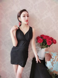 Sexy sweet sleeveless slim open back deep V low chest nightclub dress