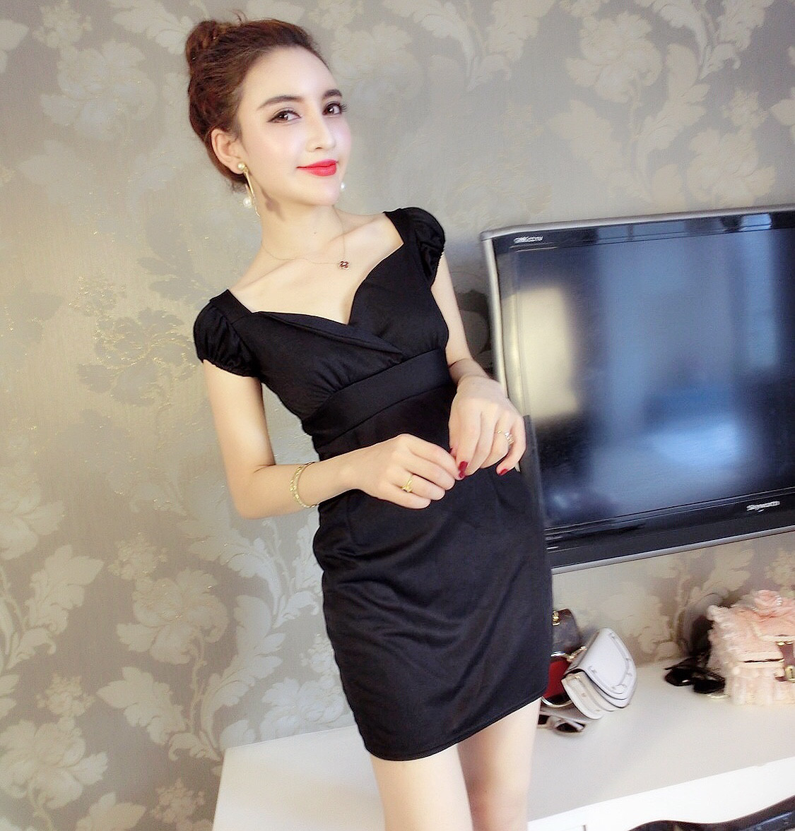 0233783378# 模特实拍2018夜店小姐公主包身性感低胸妖艳泡泡短袖