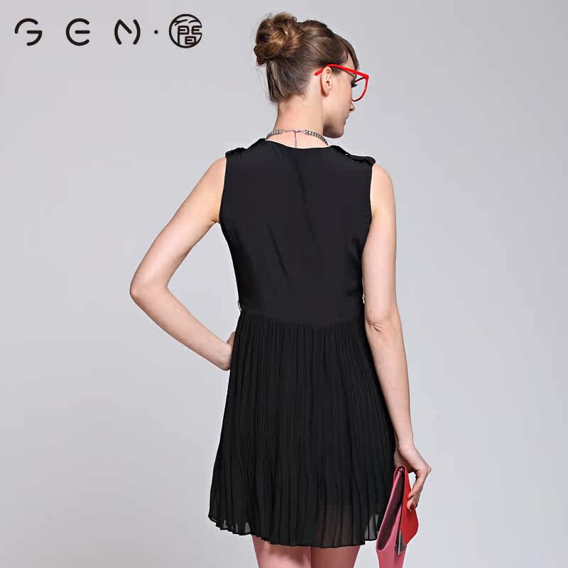 简gen牌女装 夏季新款女休闲时尚无袖连衣裙 bg5f