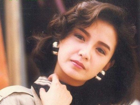 80年代的香港女星,头发都像棉花糖般柔软蓬松.