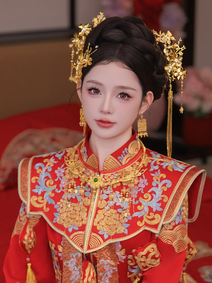 중국 스타일의 신부 황금 결혼식 편지 술 Xiuhe 의류 머리 장식 한피 드래곤과 피닉스 가운 웨딩 전통 의상 웨딩 헤어 액세서리 중국 스타일의 신부 황금 결혼식 편지 술 Xiuhe 의류 머리 장식 한피 드래곤과 피닉스 가운 웨딩 전통 의상 웨딩 헤어 액세서리