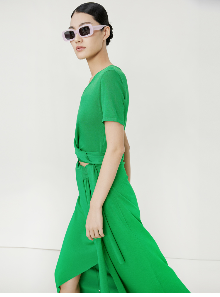 【明星同款】玛丝菲尔22夏时尚设计感绑带短袖收腰绿色连衣裙预售