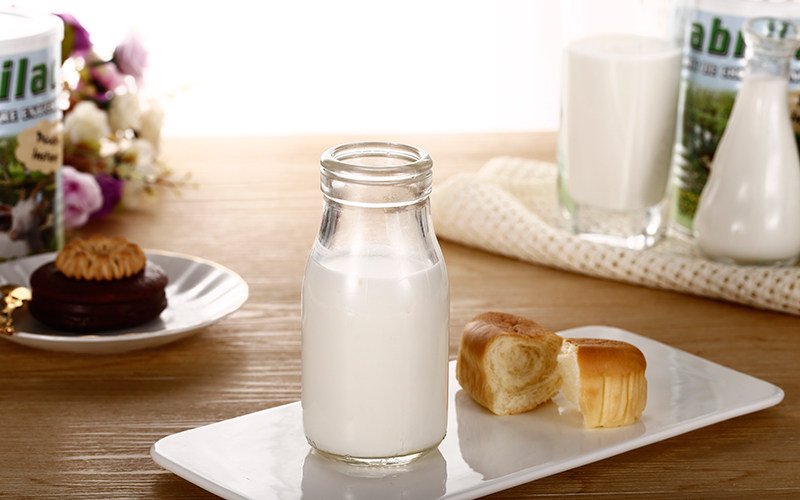 研究表明,每天饮用至少4杯低脂牛奶,可降低心脏病机率,还能让你补钙不