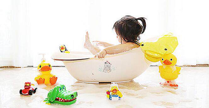 宝宝洗澡方式,多少妈妈做对了