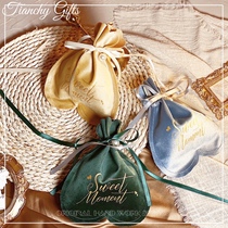 English bronzing printed drawstring large heart shape Velvet flannel Pearl candy bag Wedding hand gift Bridesmaid gift