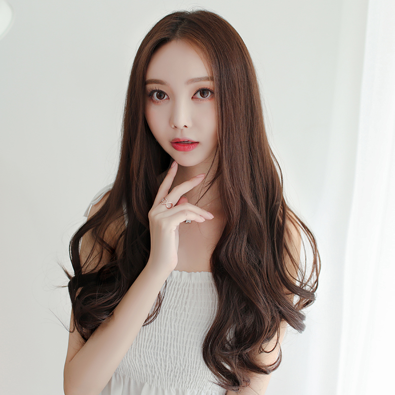 images 2:Long-haired red-colored round face with fluffy curly hair in the long-haired natural wave of wigs images 2:Long-haired red-colored round face with fluffy curly hair in the long-haired natural wave of wigs