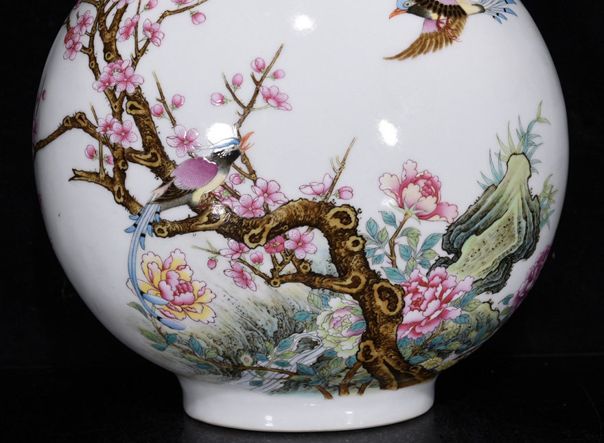 lh0114旧藏清雍正款粉彩花鸟纹扁瓶