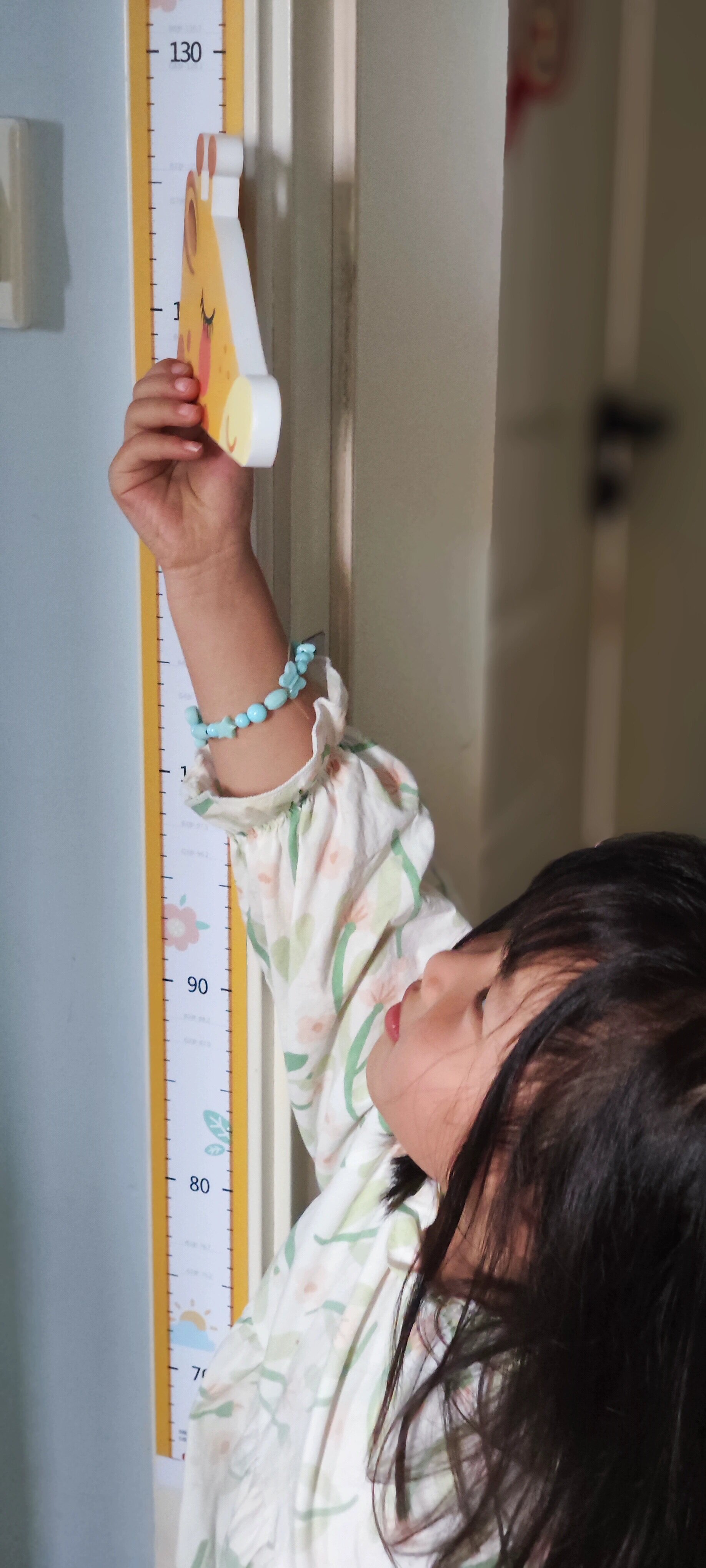 儿童量身高尺墙贴精准测量仪宝宝磁吸可移除不伤墙神器长颈鹿壁纸