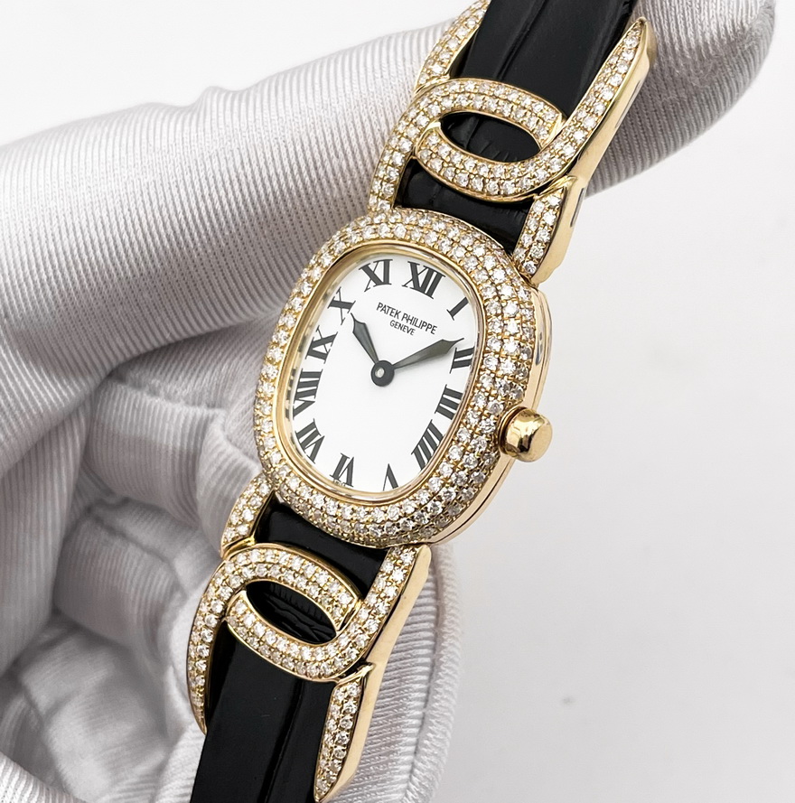 [5折热门手表]9.5新百达翡丽18k黄金后镶钻石英女表 公价约25万