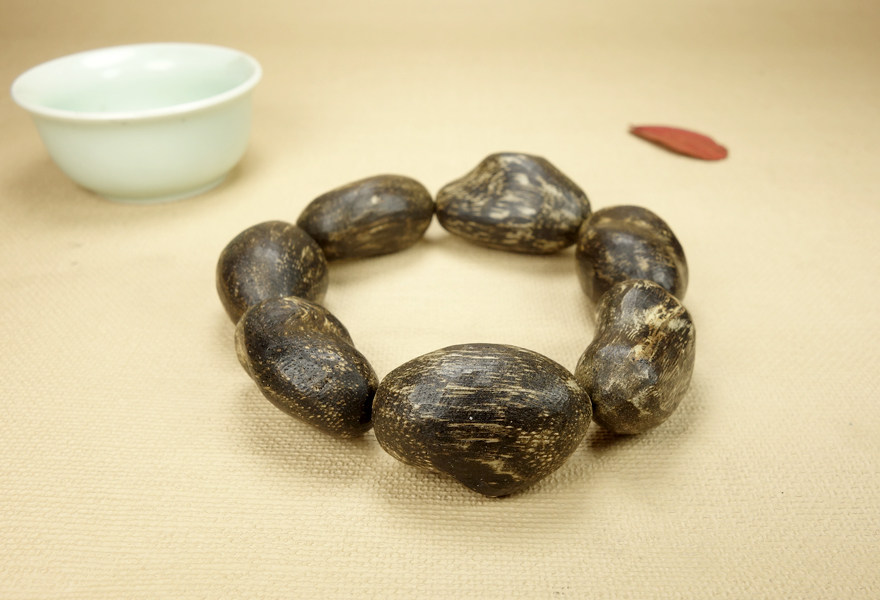 涉案资产i-119 海南虫漏沉香手串 - 资产处置 - 阿里资产