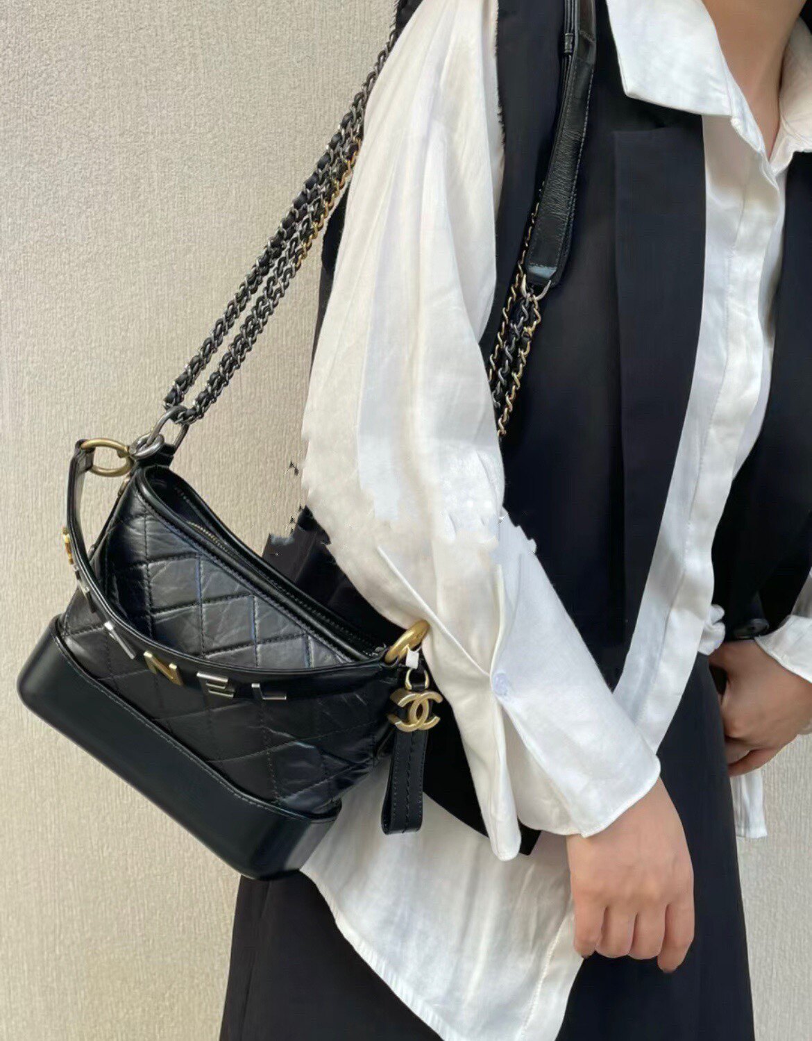 [9.8新]chanel/香奈儿黑金牛皮小号流浪包褶皱单肩斜挎包女包正品