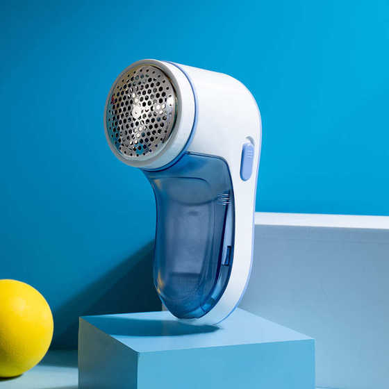 Rechargeable wool ball trimmer sweater coat ball remover clothes and pants shaving machine hair whisk
Rechargeable wool ball trimmer sweater coat ball remover clothes and pants shaving machine hair whisk