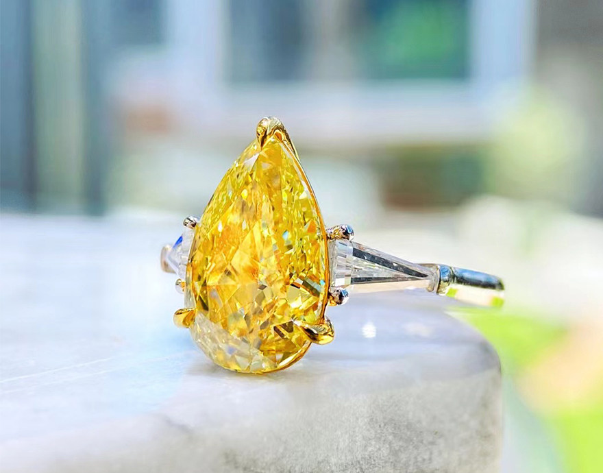 主石4.03克拉fy色if净度gia黄钻 全新18k金豪华镶嵌钻石戒指