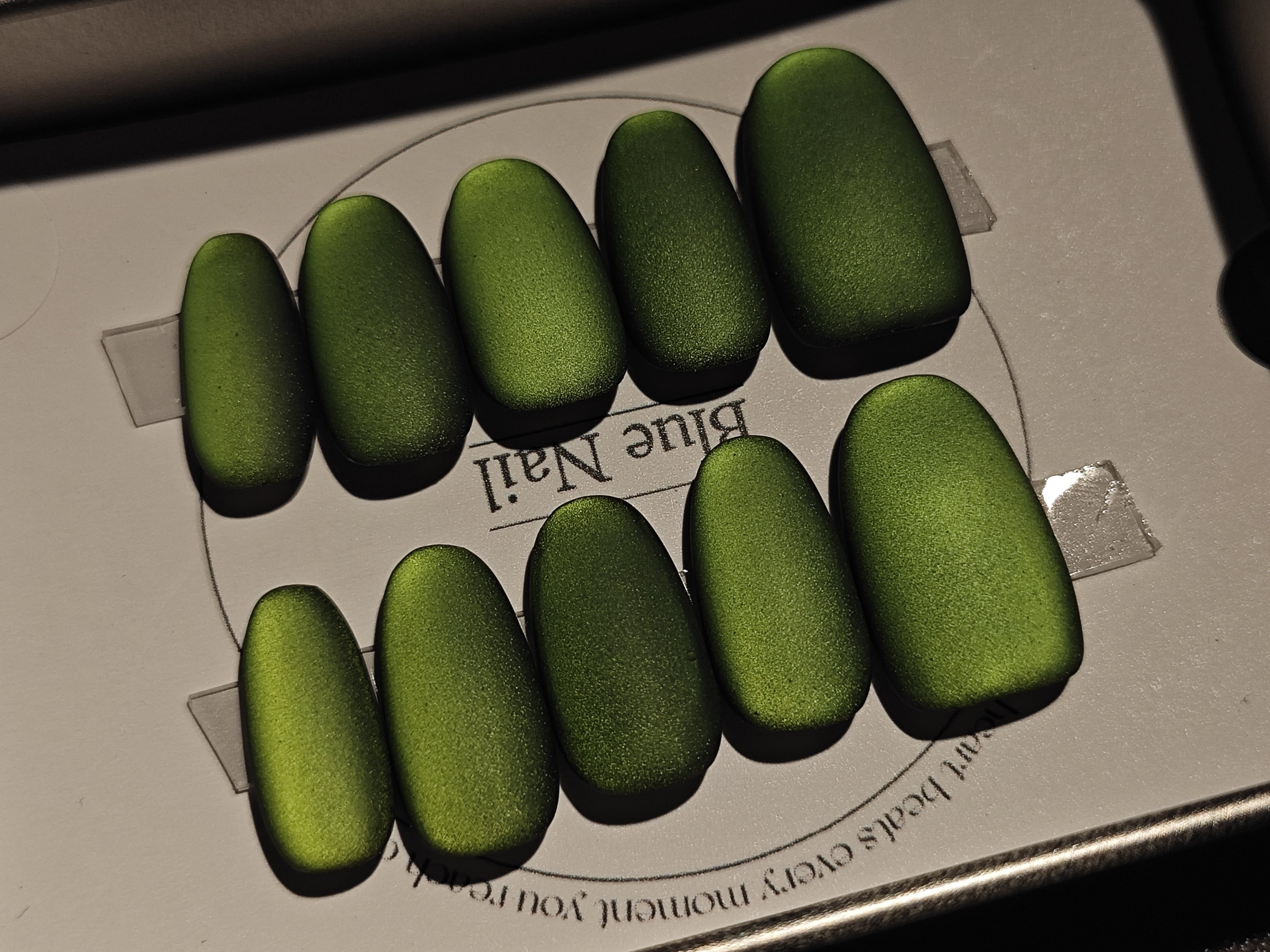 纯手工穿戴甲丝绒磨砂果绿色百搭高级感显白豆豆美甲贴片