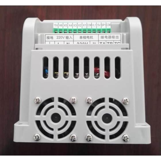 루이푸 주파수 컨버터 0.4 0.75 1.5 2.2kw 220V 단일 흡입구 단일 위상 워터 펌프 팬 속도 조절기* 루이푸 주파수 컨버터 0.4 0.75 1.5 2.2kw 220V 단일 흡입구 단일 위상 워터 펌프 팬 속도 조절기*