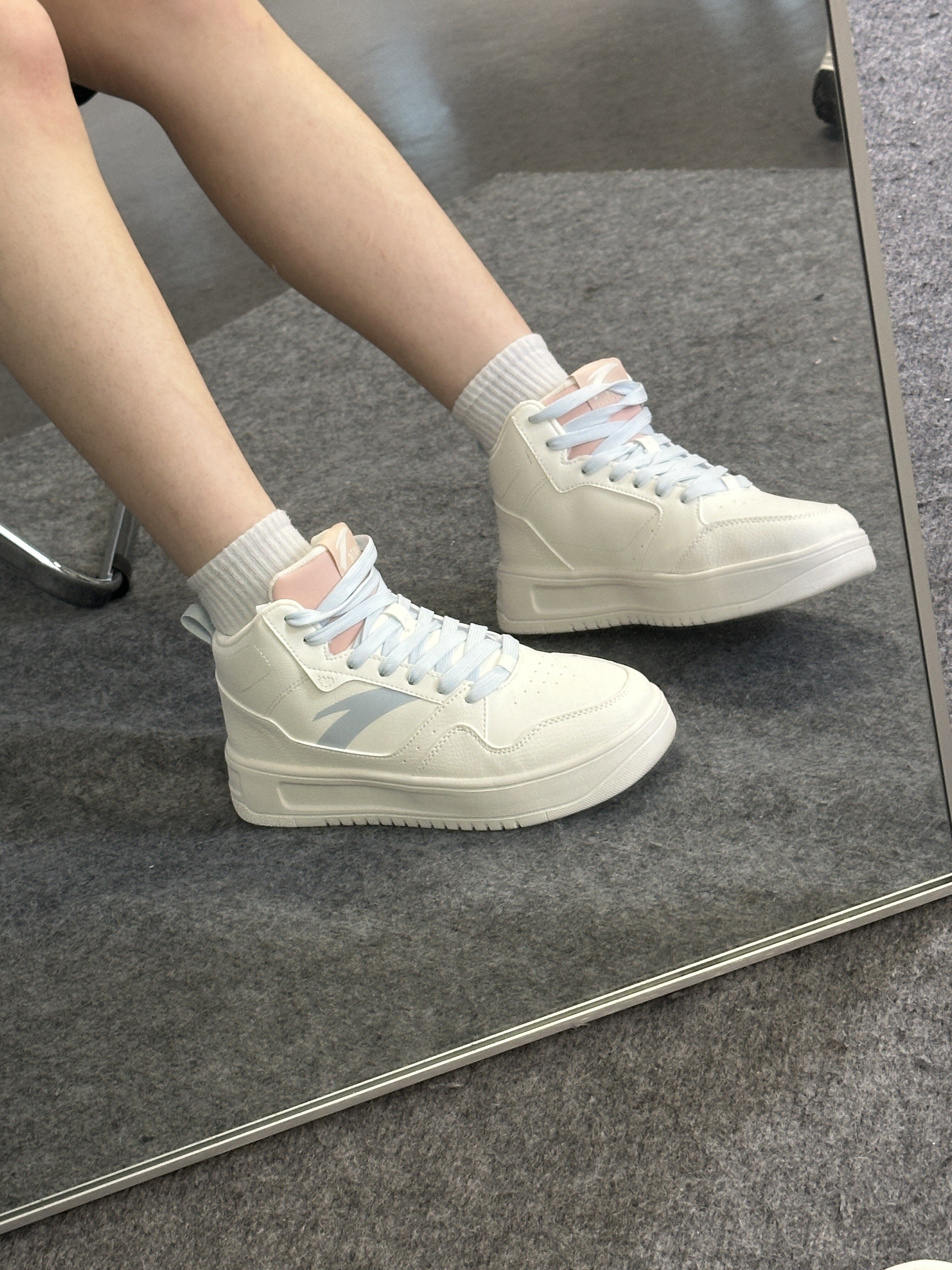 安踏学生高帮板鞋女厚底增高潮流小白鞋新款皮面防水运动休闲鞋子