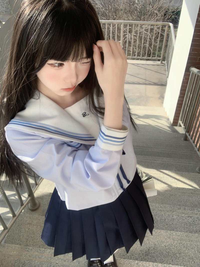 成都女孩殒命巴厘岛,幸存者回忆中毒疑云:旅社一边喊救护车一边供餐,有人厕所晕7小时没人管 成都女孩殒命巴厘岛,幸存者回忆中毒疑云:旅社一边喊救护车一边供餐,有人厕所晕7小时没人管