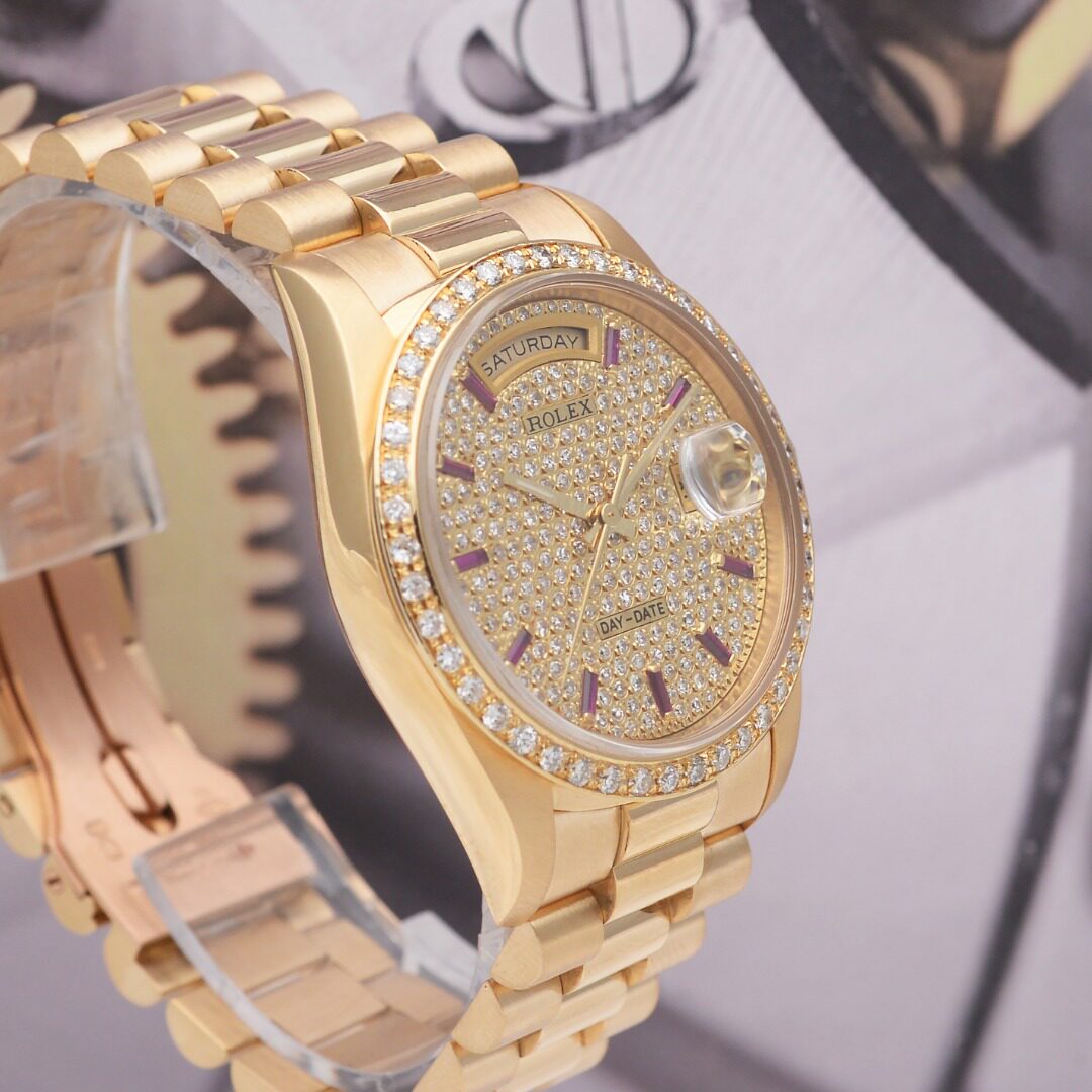 红宝石满天星[9.8新]劳力士星期日历型后镶钻自动机械男表18238