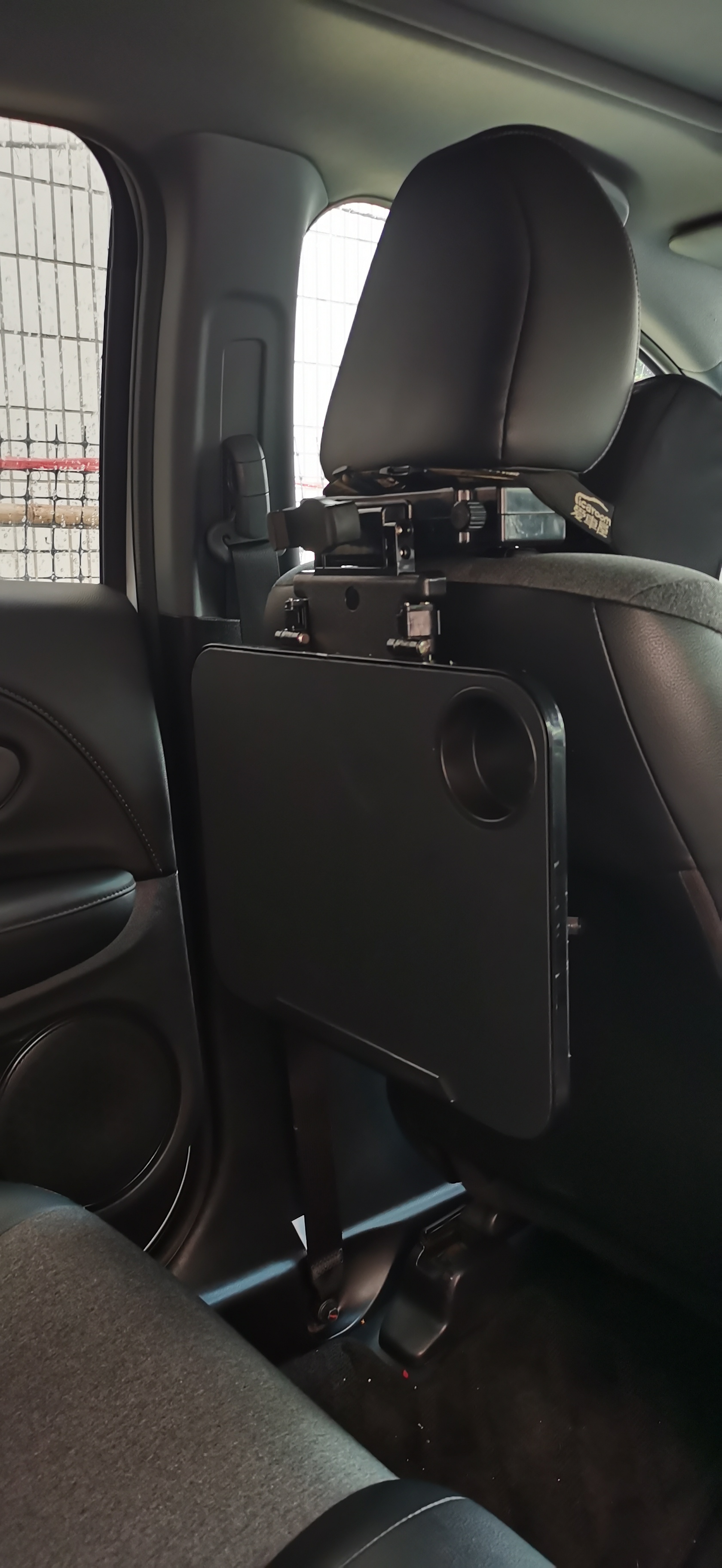 车载小桌板汽车车内后排餐桌车上车用电脑支架车后座折叠桌子饭桌