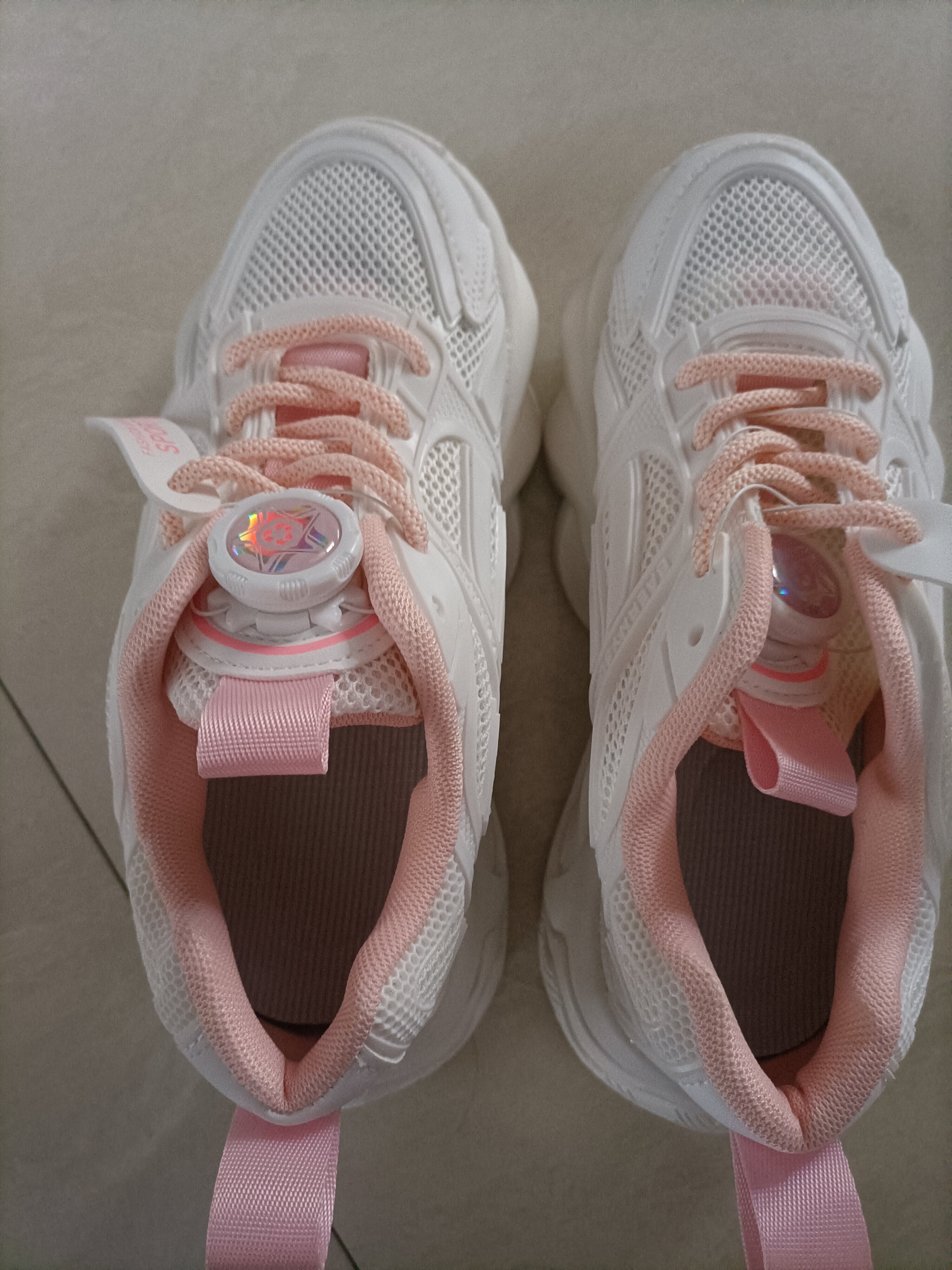 女童运动鞋2024夏季新款儿童旋钮单网鞋女孩网面透气小白鞋中大童