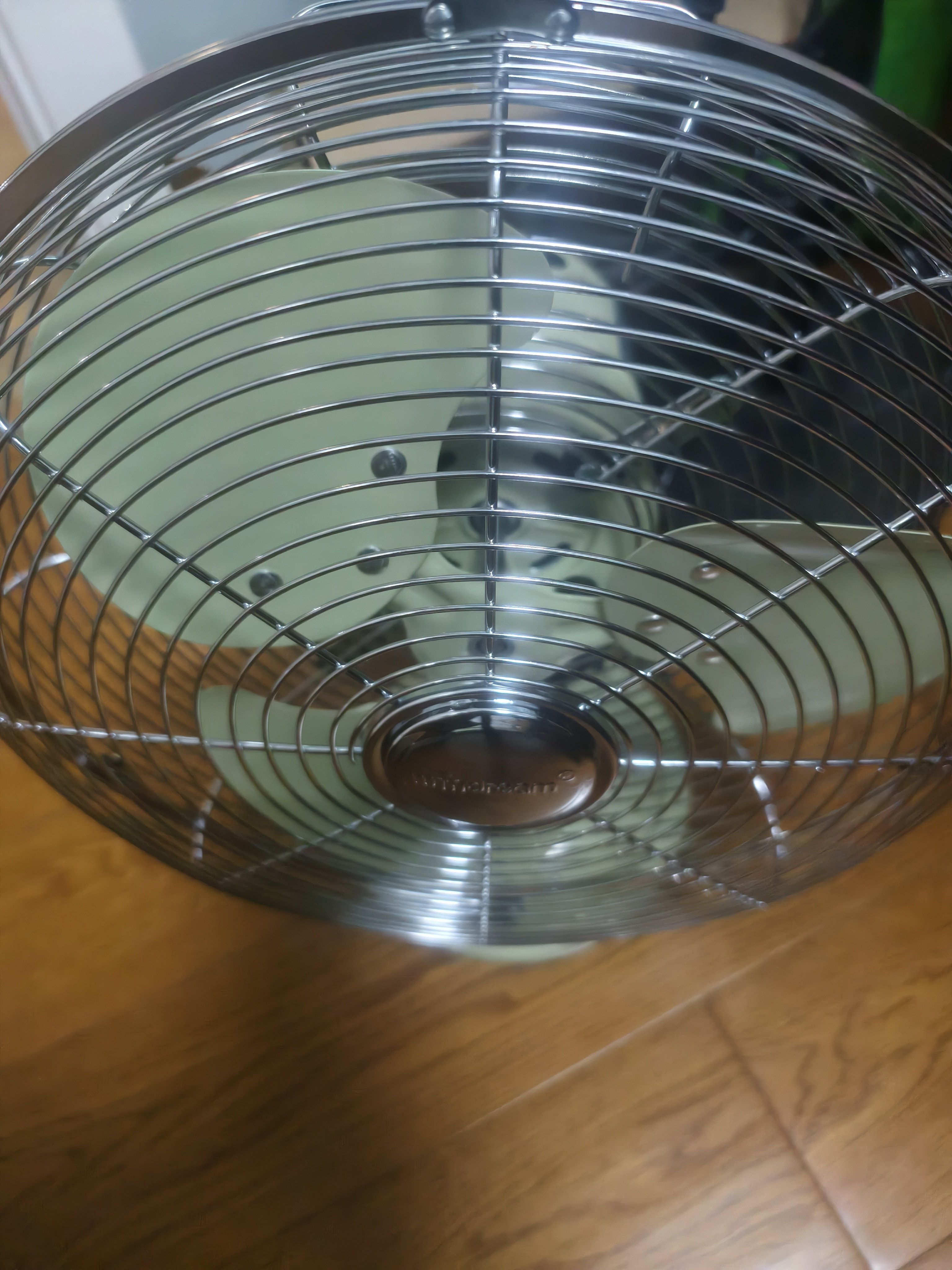 老式怀旧金属电风扇绿色复古台式风扇摇头铁叶扇家用静音宿舍机械