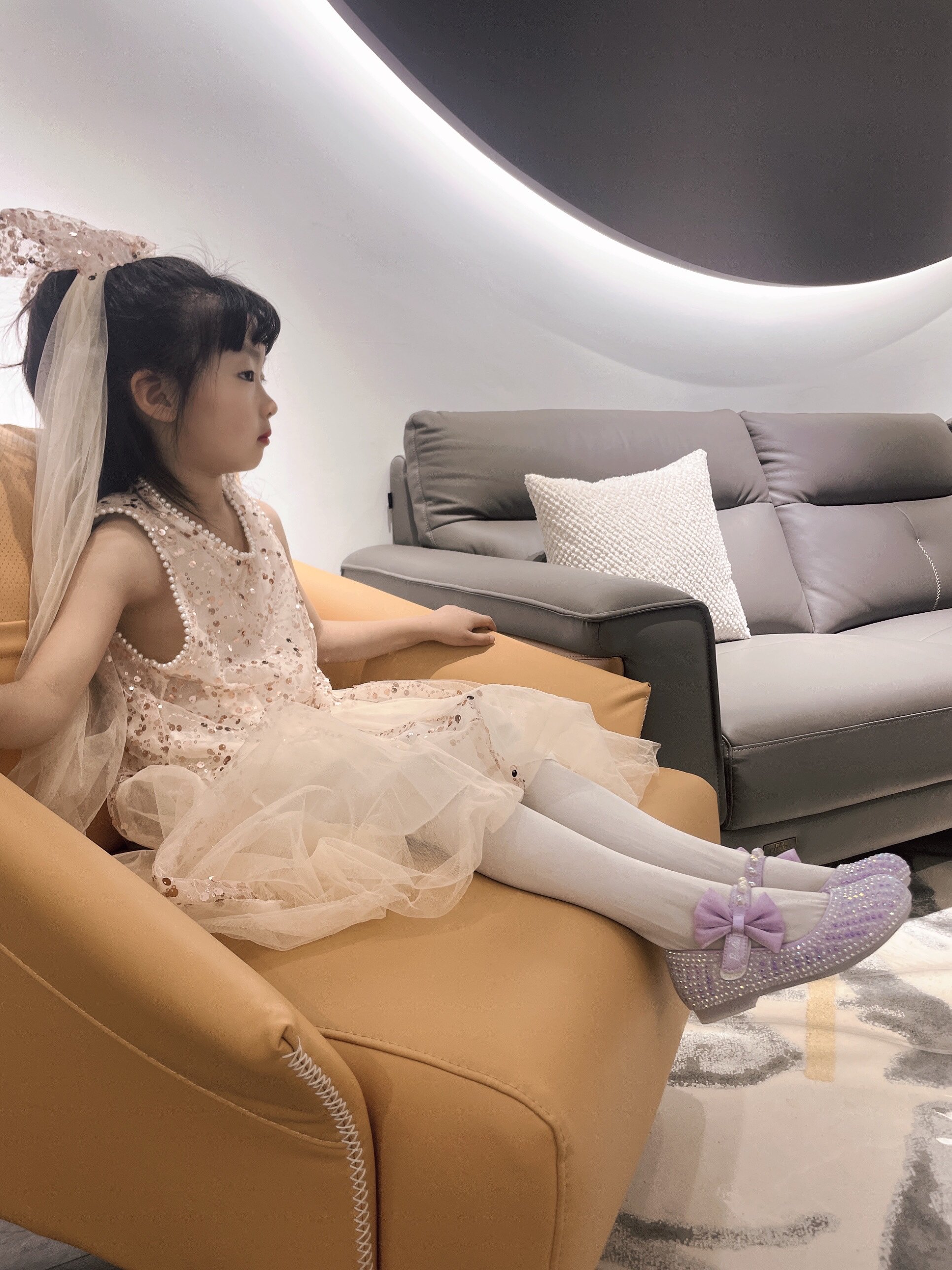 芭比童鞋女童皮鞋2025新款春秋水钻公主鞋配礼服软底小女孩水晶鞋
