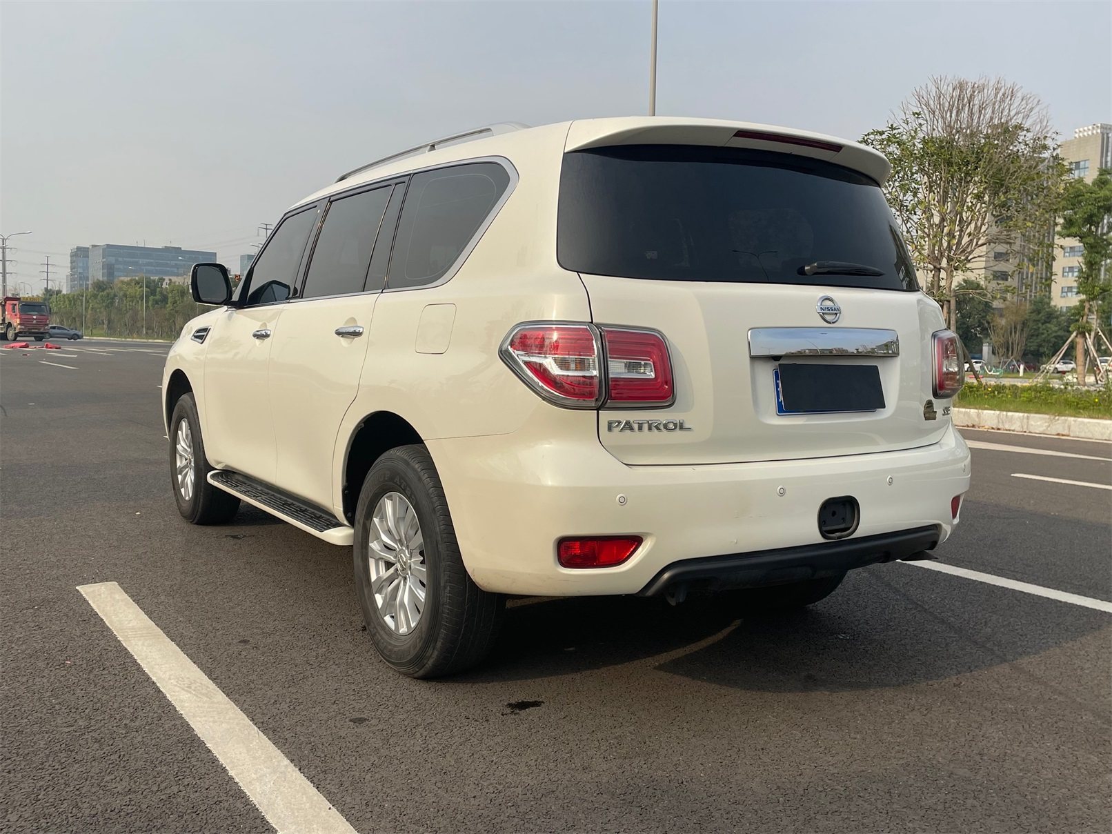 日产patrol/途乐(进口) 自动 18年上牌 非营运 成都 - 资产处置
