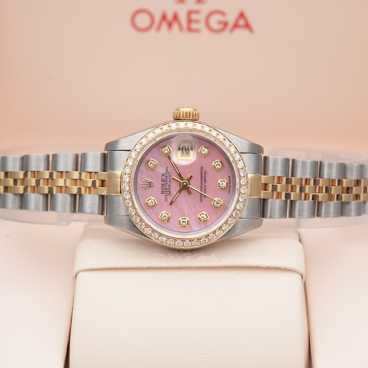 劳力士女装日志型18k黄金粉贝母镶钻自动机械手表女士9.8新69173