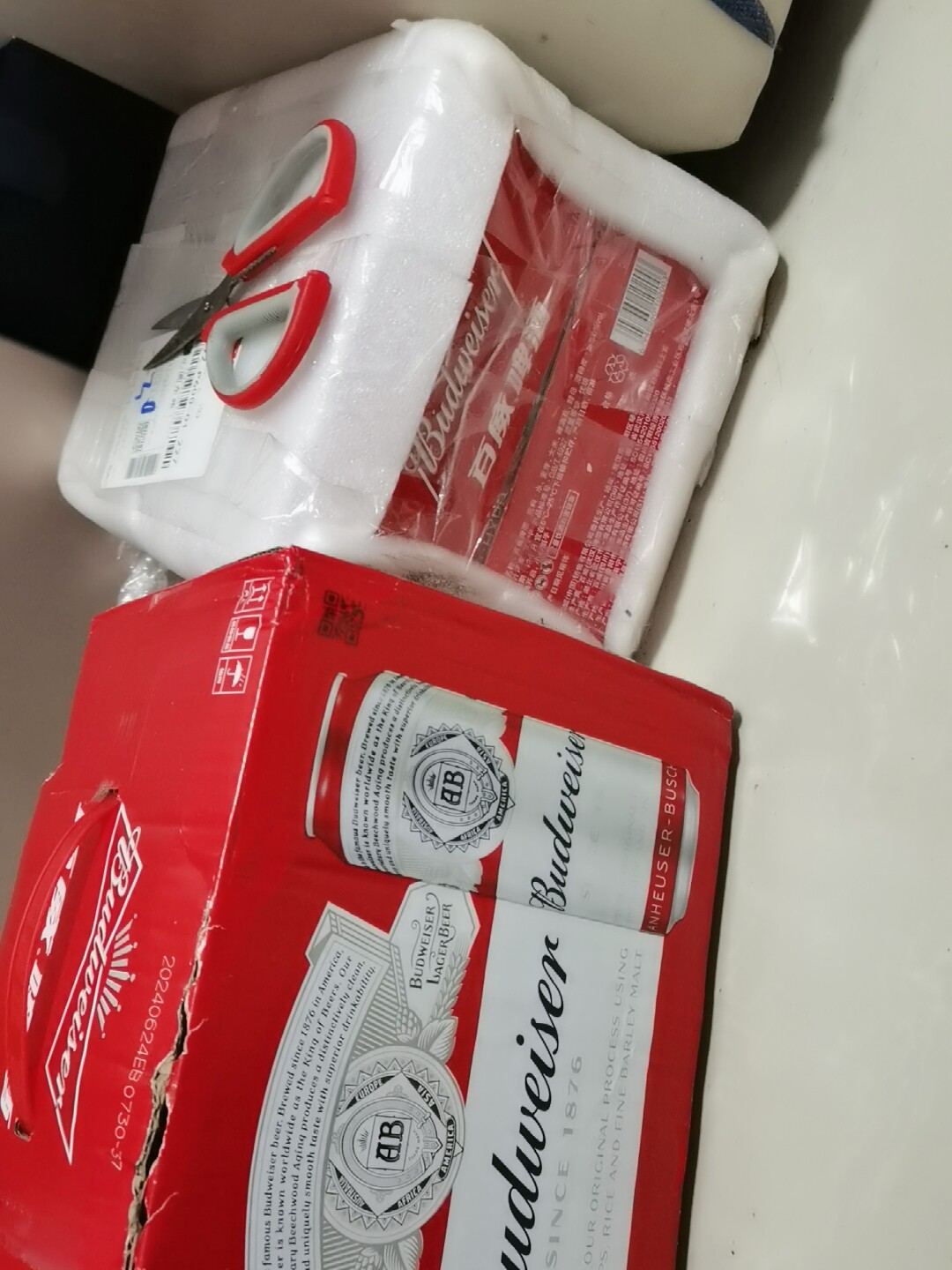 budweiser/百威啤酒整箱经典醇正红罐拉格500ml*12听家庭聚会装
