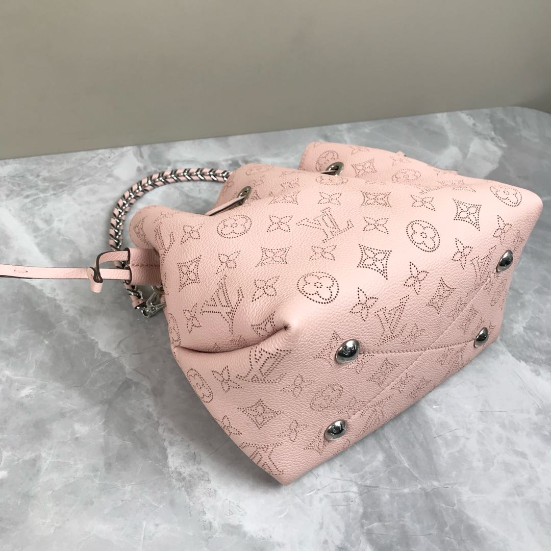 正品[9.8新]lv/路易威登樱花粉bella月光女神抽绳水桶包单肩女包