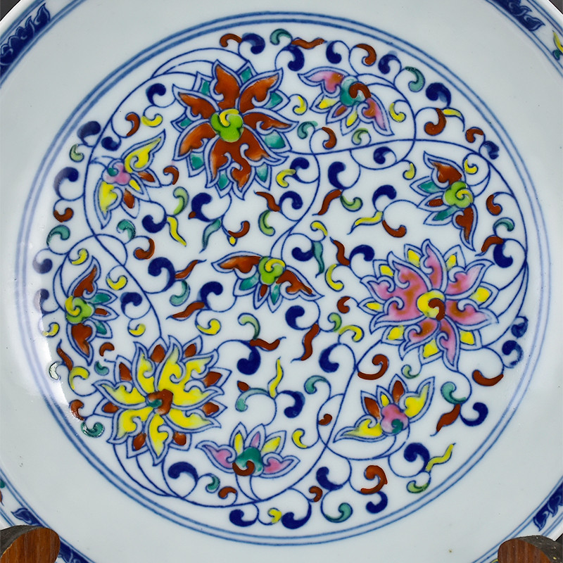 手绘青花斗彩缠枝赏盘 景德镇高级工艺美术师 陈海清