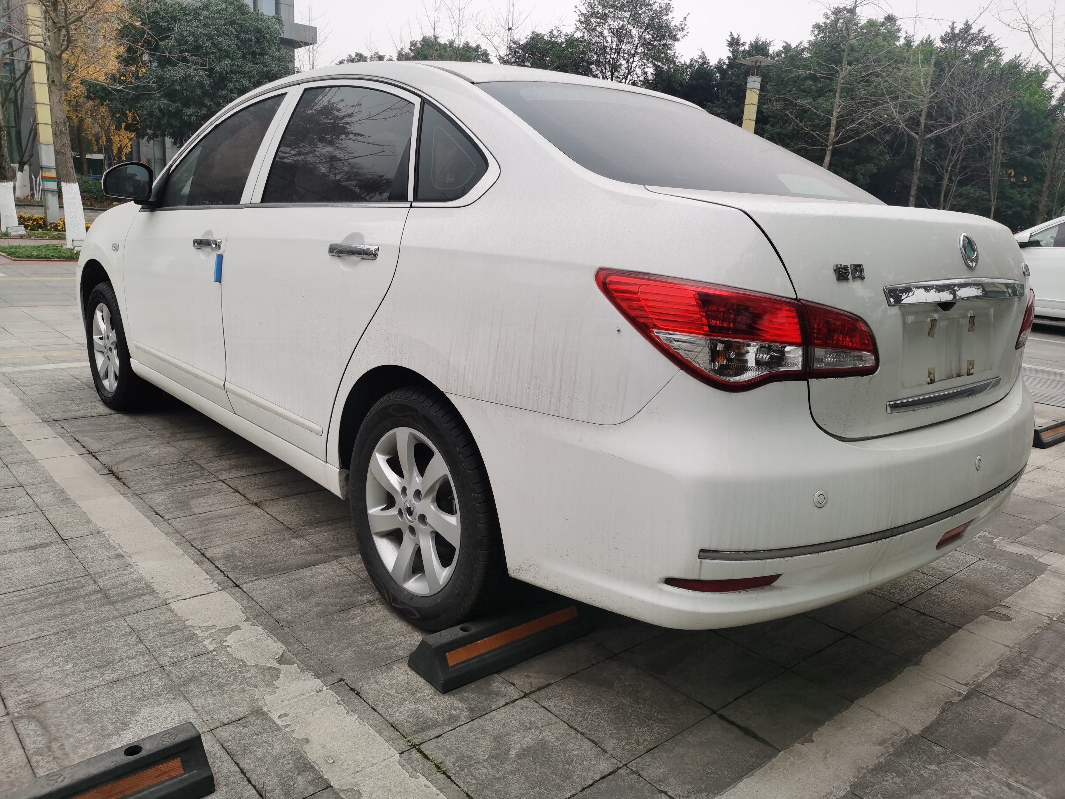 资产处置:东风俊风e11k(已上户,未使用,非营运) - 资产处置 - 阿里