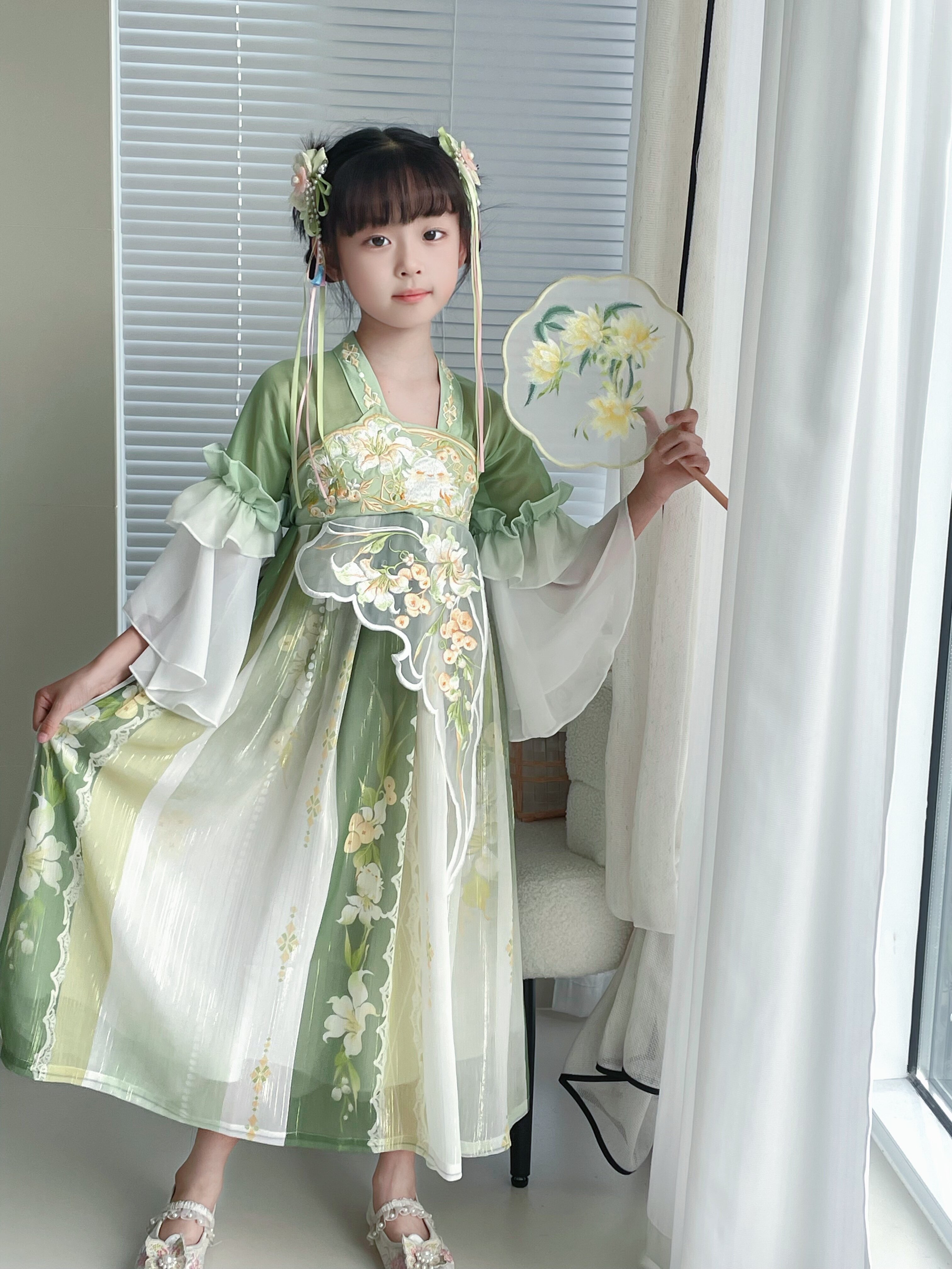 汉服2025新款绿色超仙古风公主女童古装仙气古典舞舞蹈服装演出服