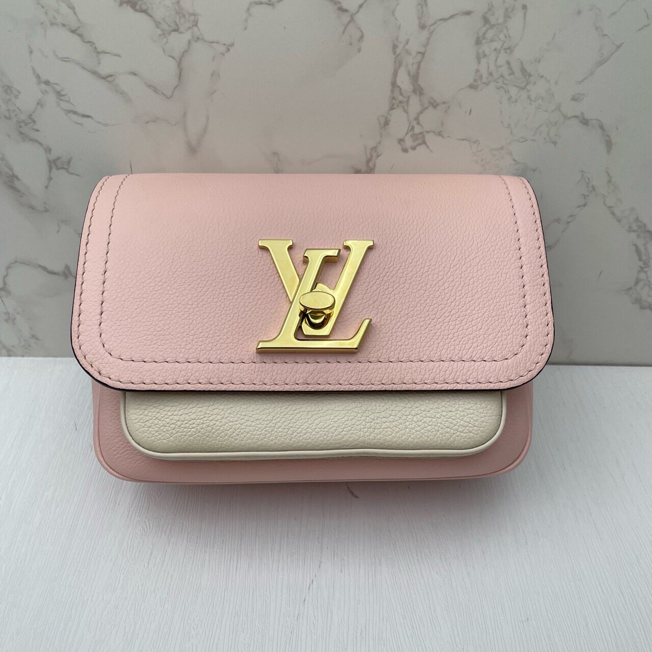 [99新]lv路易威登lockme tender邮差牛皮拼色宽肩带单肩斜挎女包