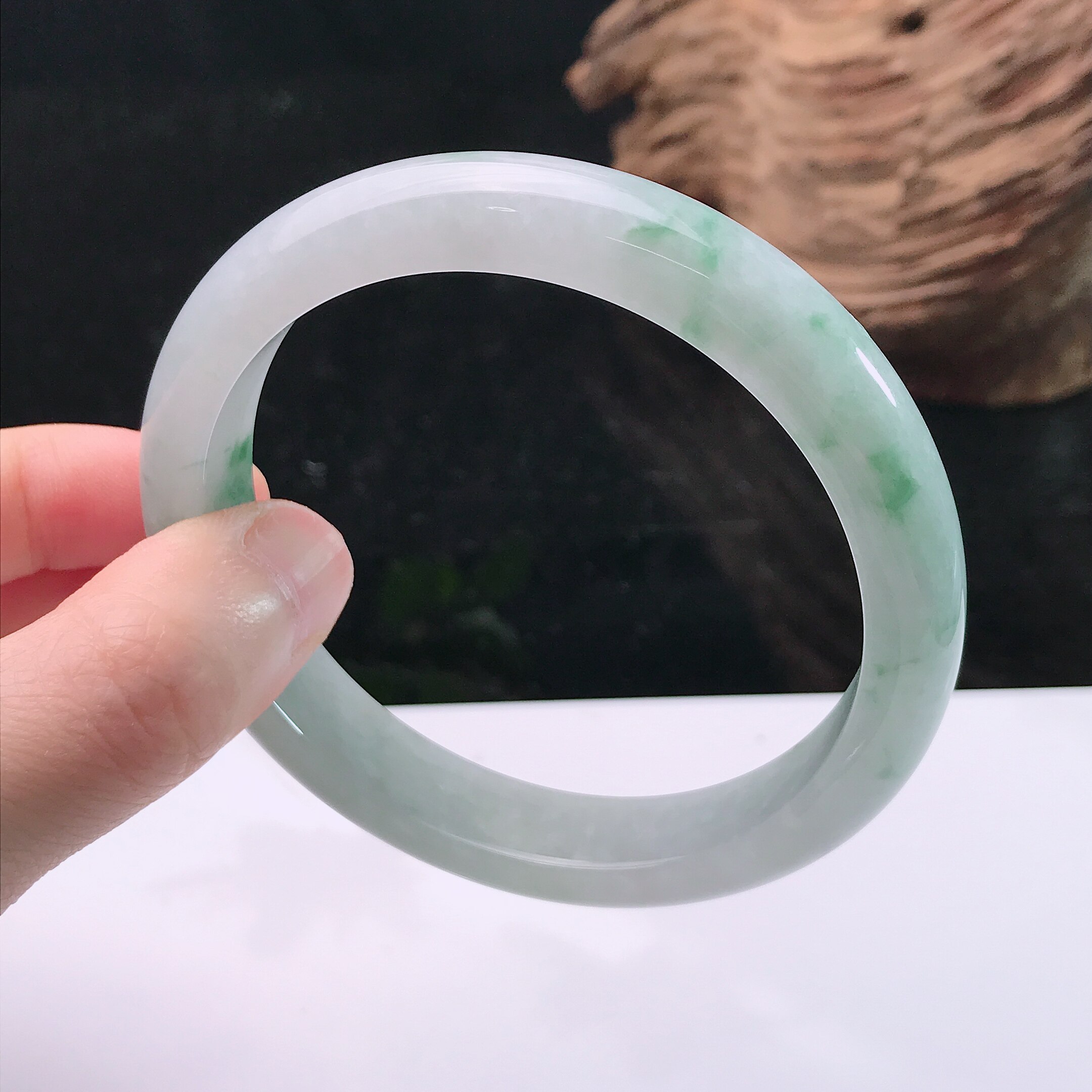 11g   品牌 珍韵翡翠珠宝 材质 翡翠 品种 冰糯种(经验断定,仅供参考)