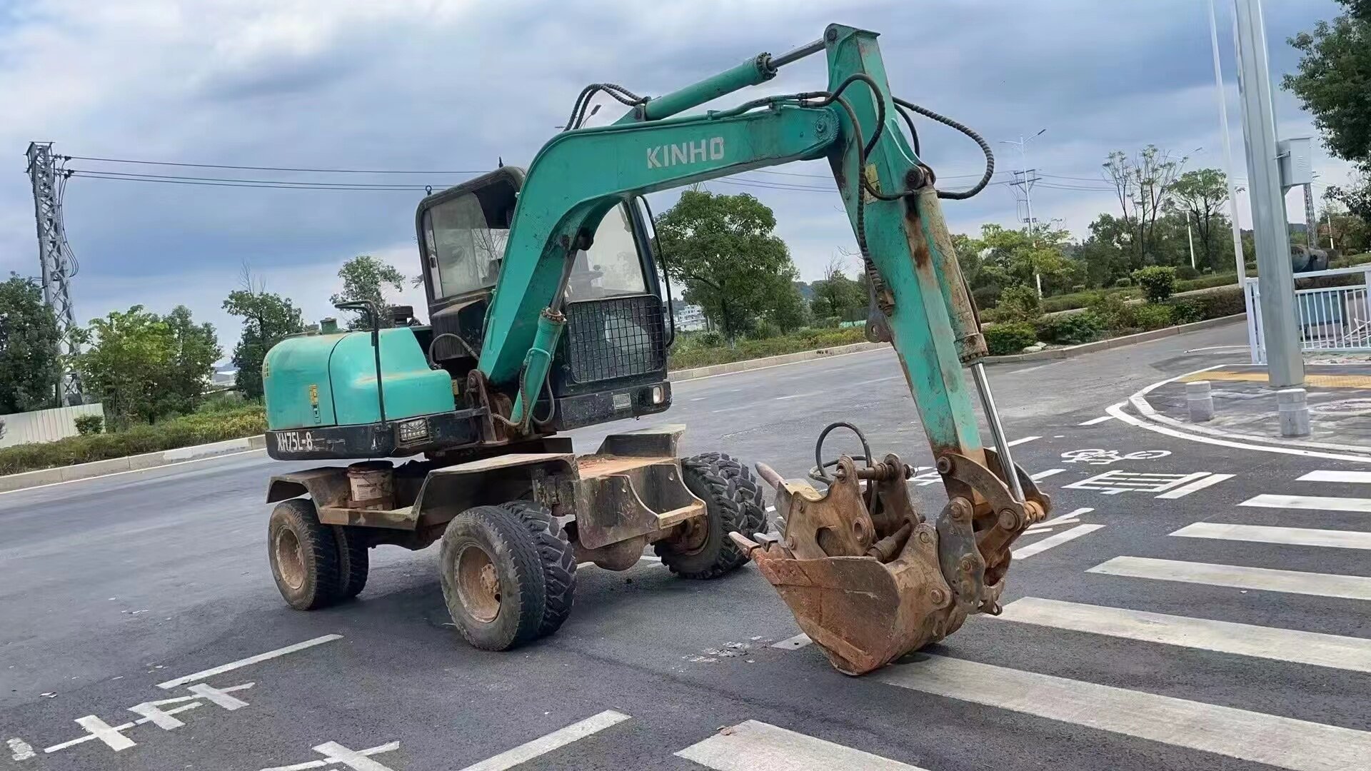 (挖机)鑫豪75轮式挖掘机 - 资产处置 - 阿里资产