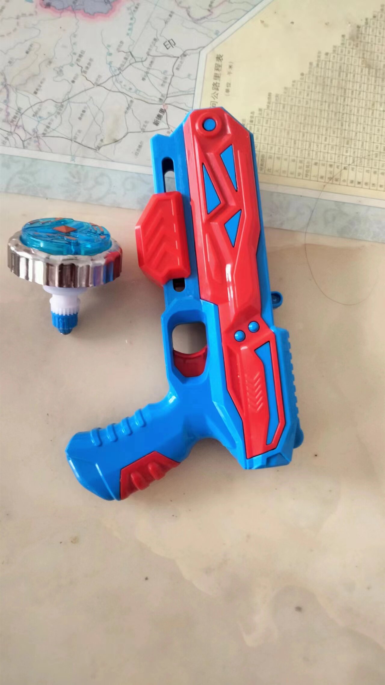 儿童玩具陀螺指尖陀螺发光电动陀螺减压陀螺合金陀螺儿童旋转陀螺