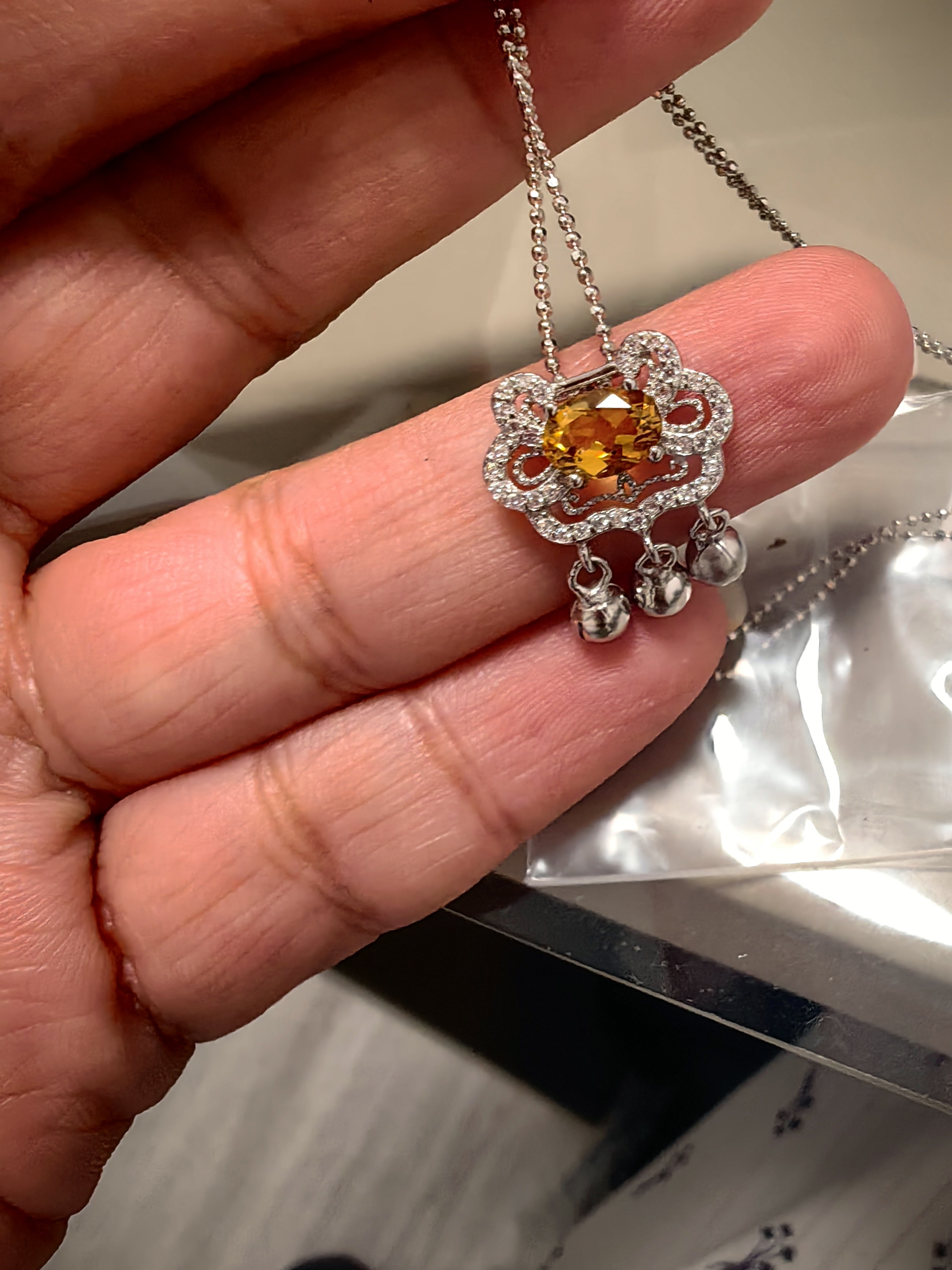 阳历8月生辰石 天然橄榄石近全净玻璃体 手工项链蝴蝶系列 可洗澡