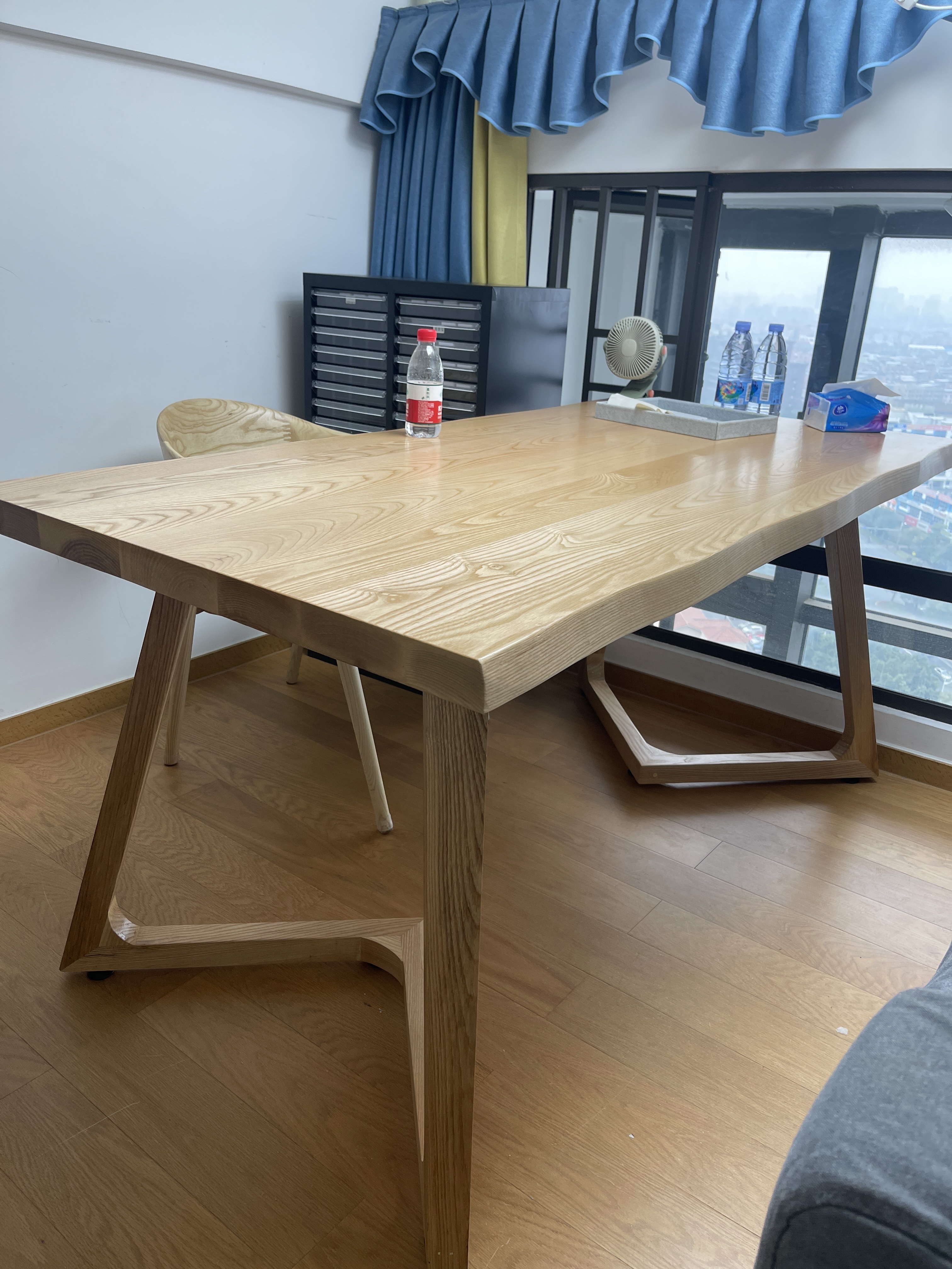 北欧白蜡木书桌现代简约书房写字台设计师别墅型全实木办公桌定制