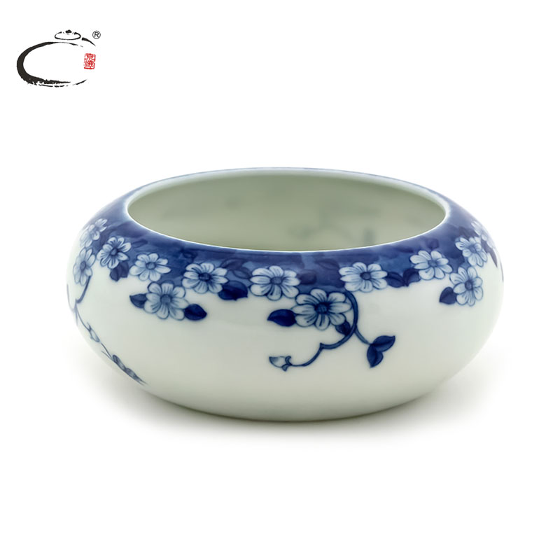 And auspicious jing DE writing brush washer from jingdezhen blue And white porcelain antique collection water, after the hand - made ceramic tea to wash to the four treasures of the study