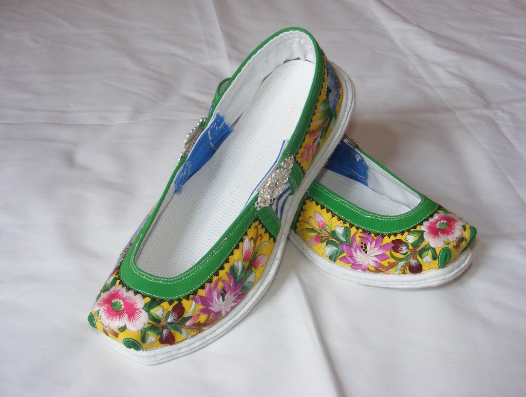 世外桃园-坝美壮族秀花鞋