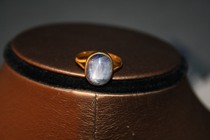 Old 18K gold inlaid natural Starlight sapphire ring Old 18K gold natural sapphire ring special price