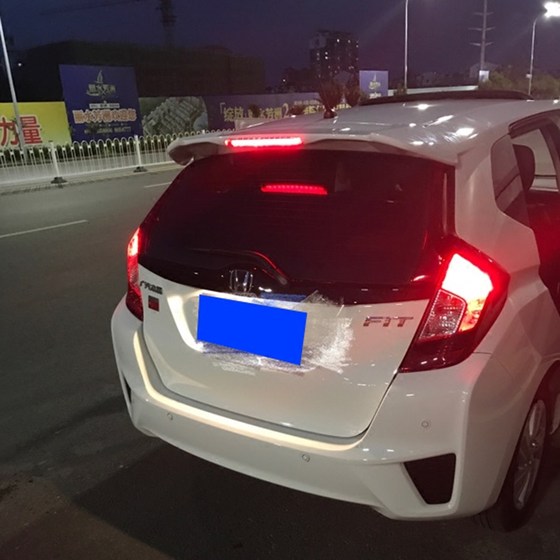 Honda의 New Fit Tail 14-20 펀칭없이 적합한 펀칭 RS Top Wing 18 라이트 GK5에 적합합니다. Honda의 New Fit Tail 14-20 펀칭없이 적합한 펀칭 RS Top Wing 18 라이트 GK5에 적합합니다.