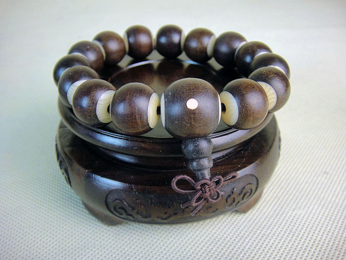 千年阴沉木佛珠镶骨角精磨抛光15mm千年乌木红椿木手串手链